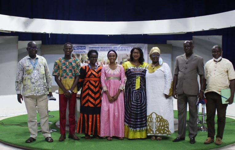 Participants of the round table discussion on early marriage and child abuse.