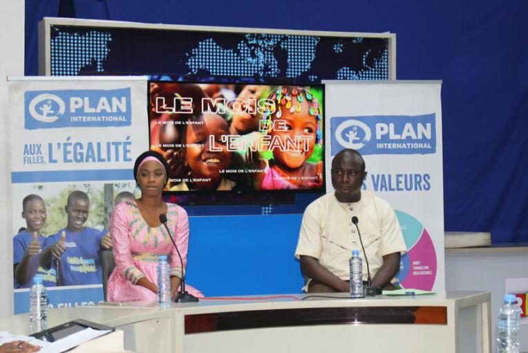 Round table discussion on early marriage and child abuse televised in Guinea.