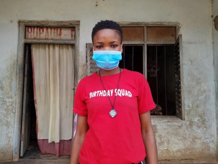 Sonia, 17, can't continue her studies because of the COVID-19 pandemic.