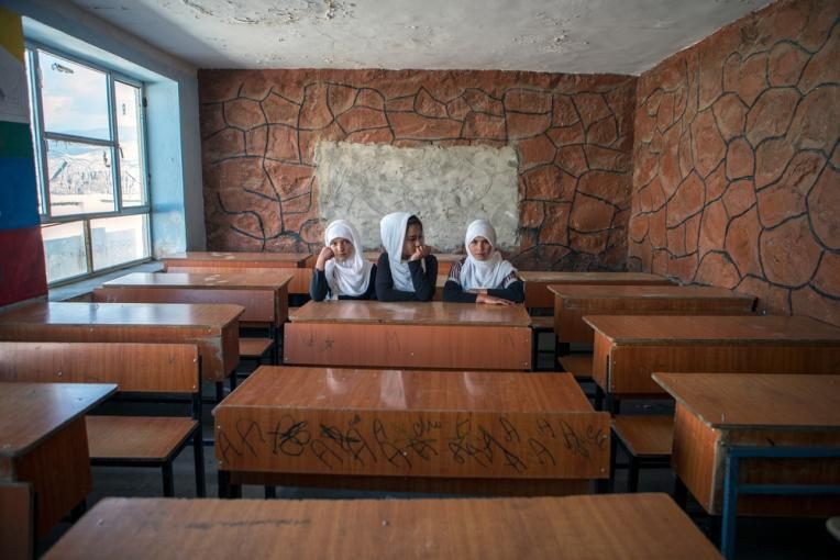 Afghan girls at school in Herat. Solmaz Daryani / Shutterstock.com