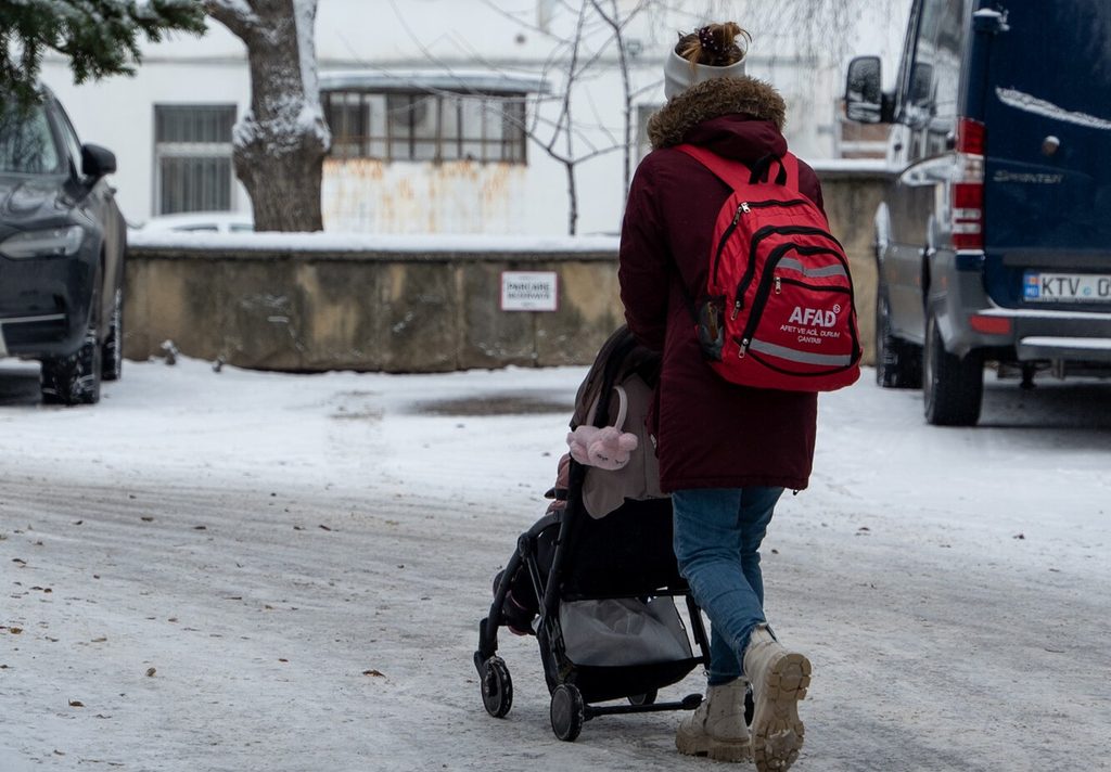 Displaced women and girls in Ukraine and in refugee host countries are facing increased risks of gender-based violence (GBV), including physical and sexual violence, sexual harassment and abuse, and trafficking.