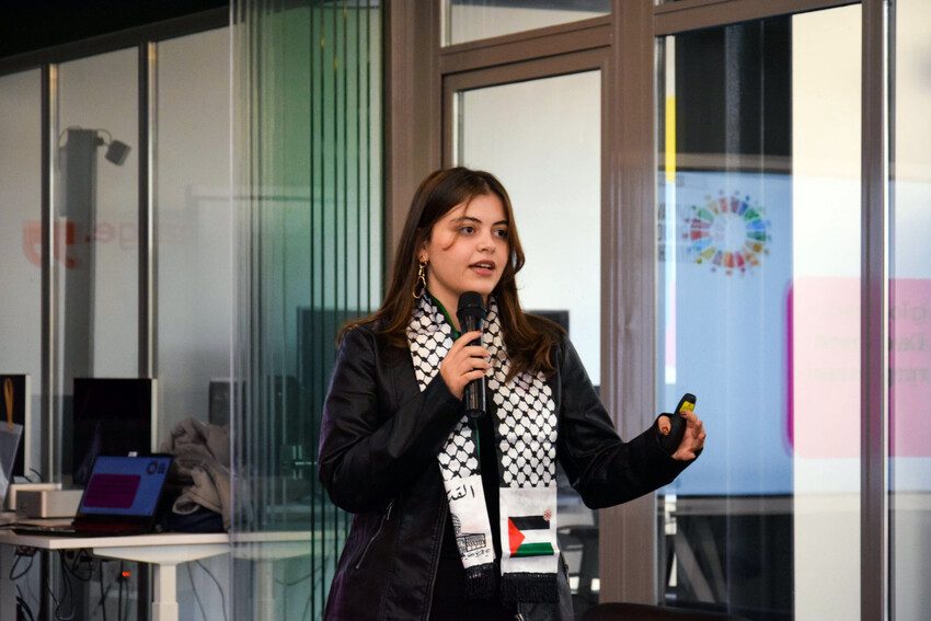 Aseel is a girls' rights and education activist from Jordan. 