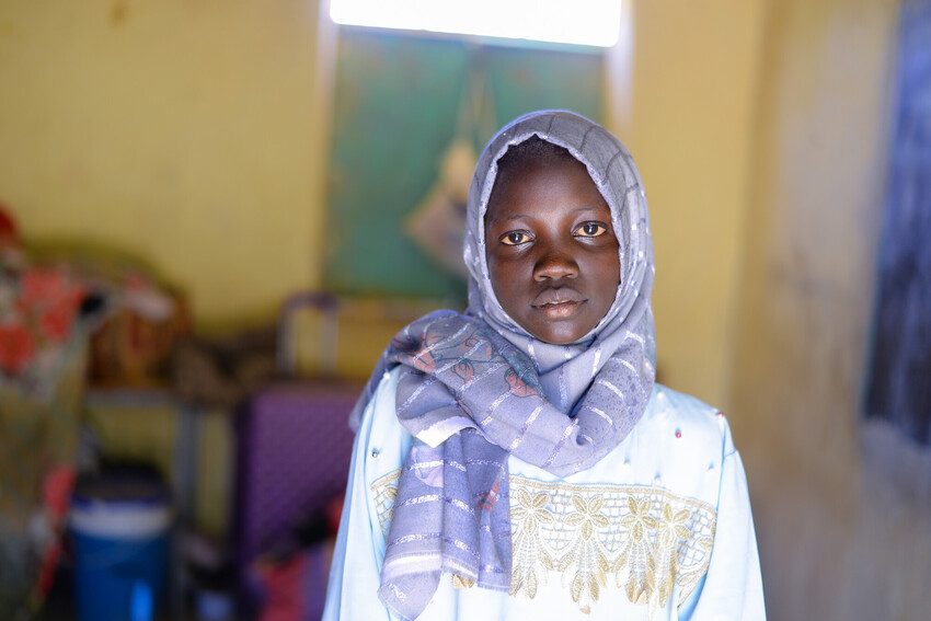 13-year-old Muna was living in Khartoum when fighting broke out.