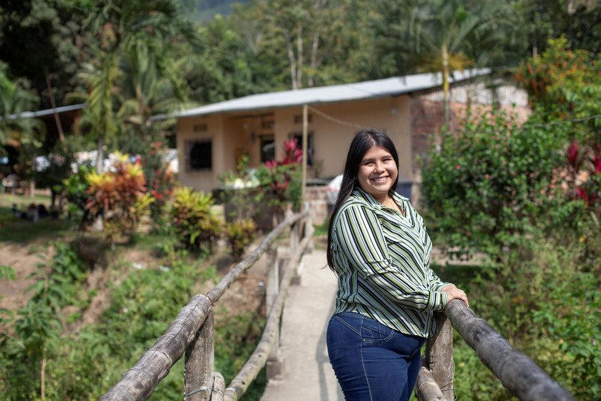 Wenddy, 26, is a young Venezuelan woman who has found refuge in Ecuador after making the difficult decision to leave her country to seek new opportunities to improve her and her family's quality of life. 