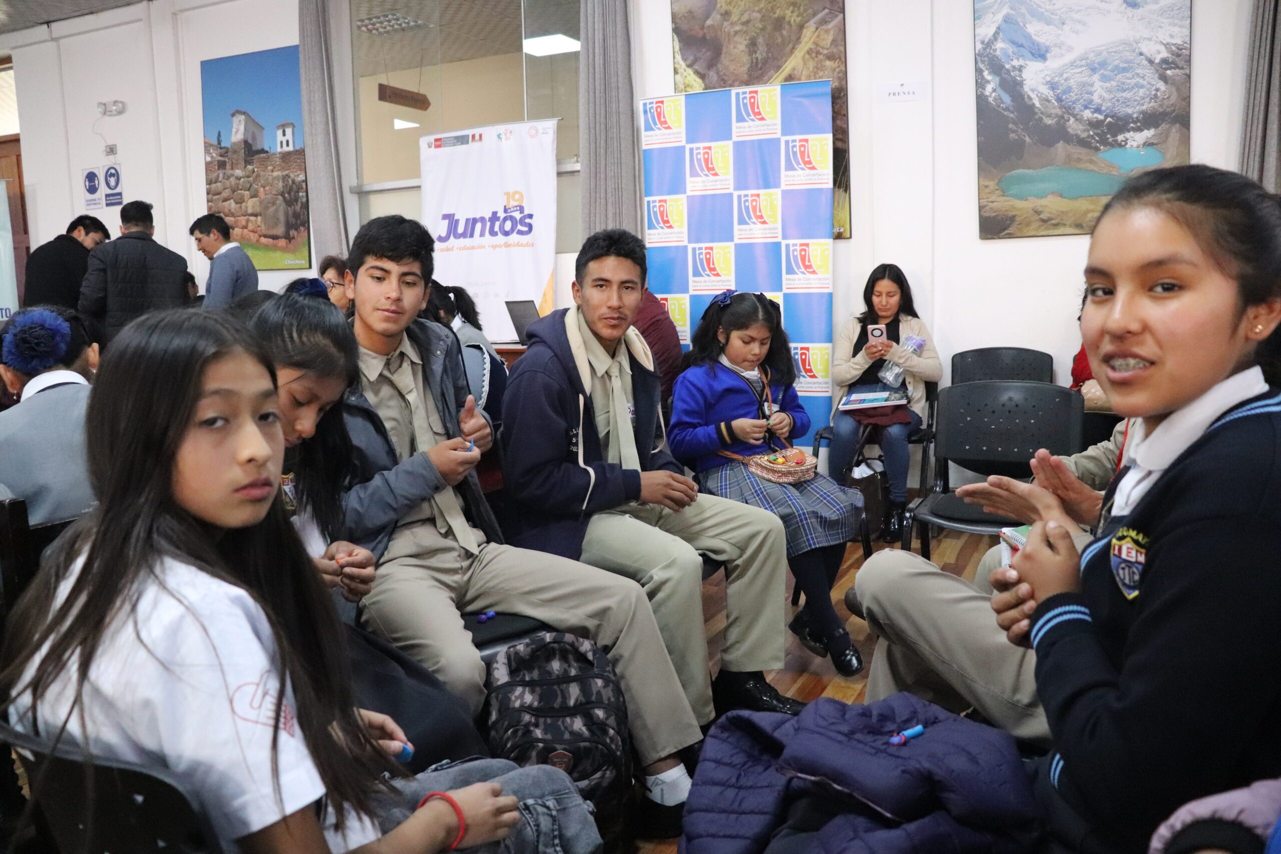 Líderes y lideresas compartiendo en Encuentro Regional de niñas, niños y adolescentes de Cusco.