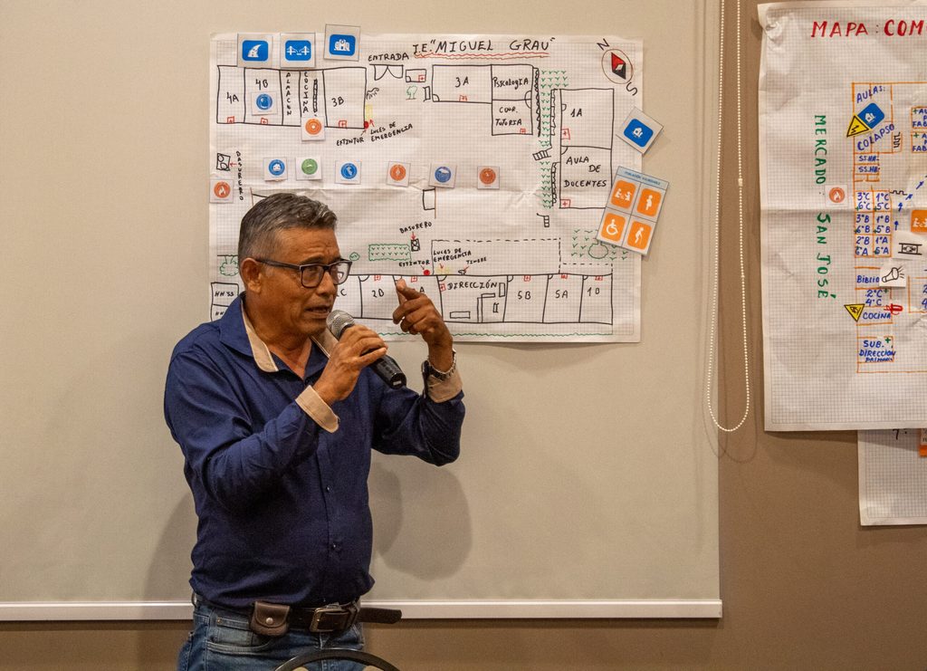 Docentes presentan planes de trabajo en capacitación ante riesgos y desastres brindada por Plan International.