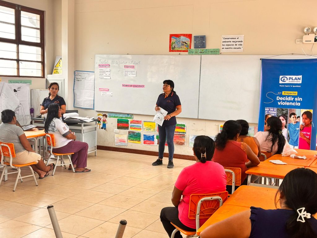 Docentes de escuelas de La Unión y La Arena reciben capacitaciones dentro de la iniciativa "Juegos por la igualdad".