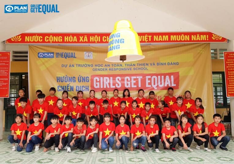 Students joining "Promote Gender Equality to Inspire Love"