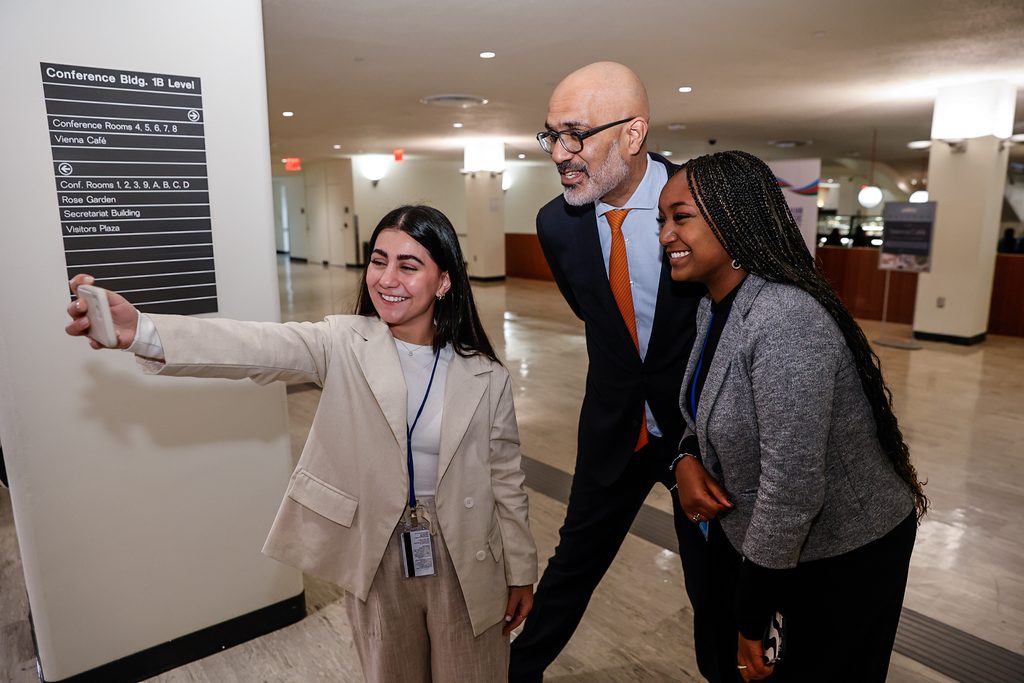 Aline and Semaria pose with Peter-Derrek Hof