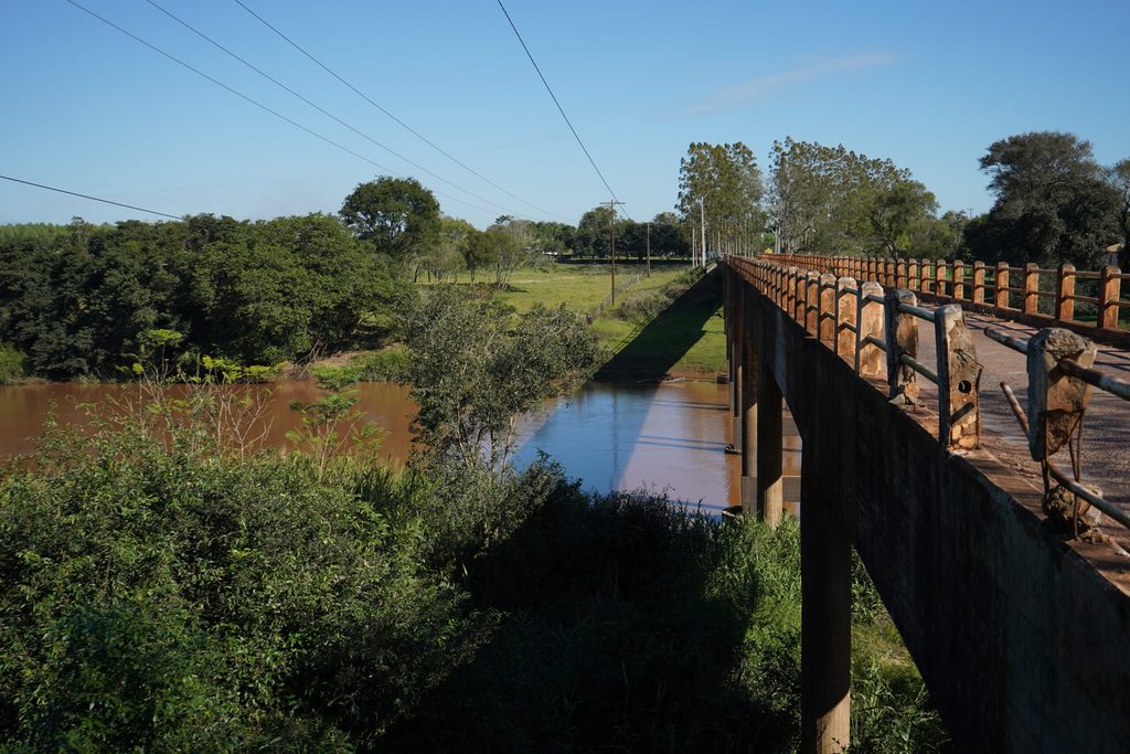 Puente de la comunidad desde otro ángulo