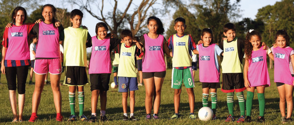 niñas y niños deportistas
