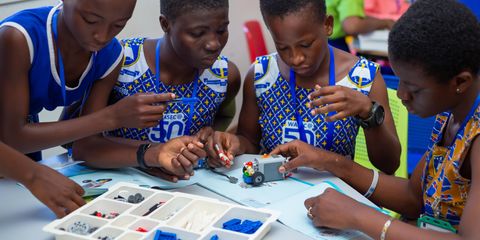 118 girls learn about robotics 