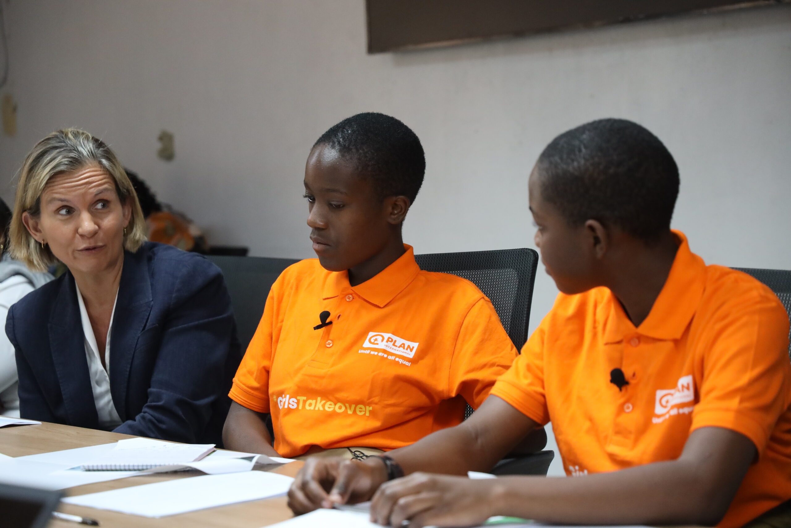 UNDP Resident Rep briefing the girls