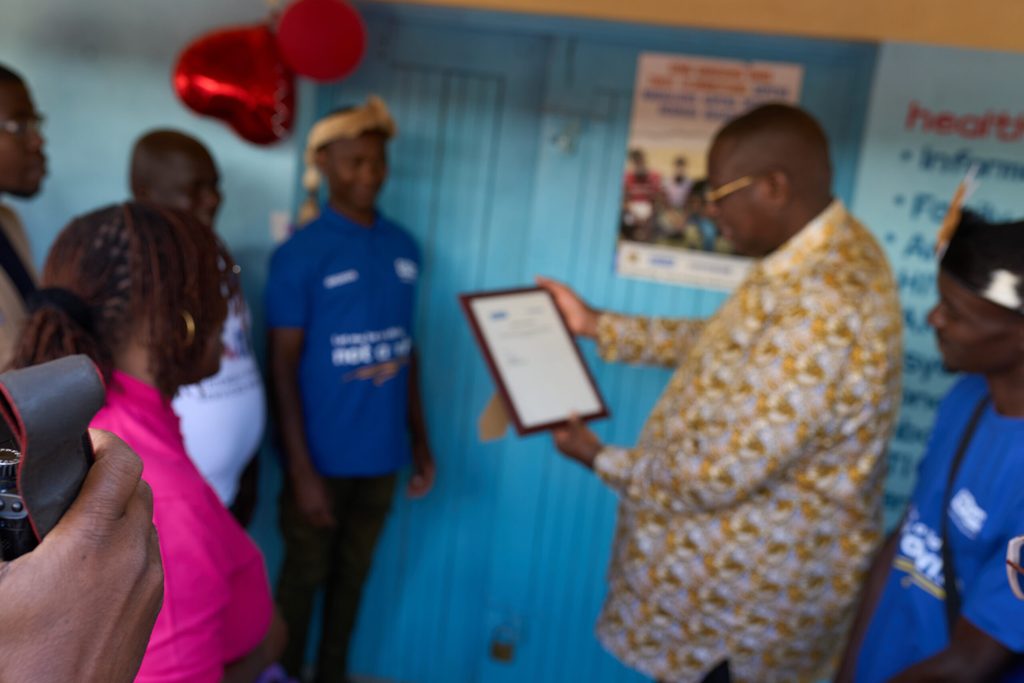 The former Vice President officially opening the youth friensly corner