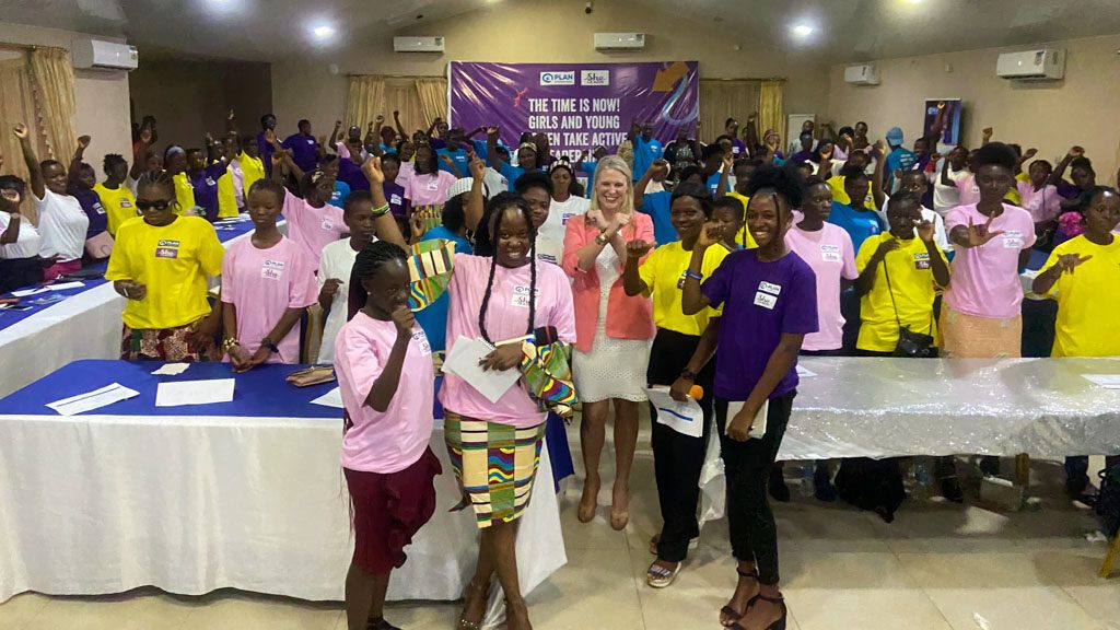 Girls and young women with British High Commissioner Lisa Chesney at the She Leads Leadership Conference