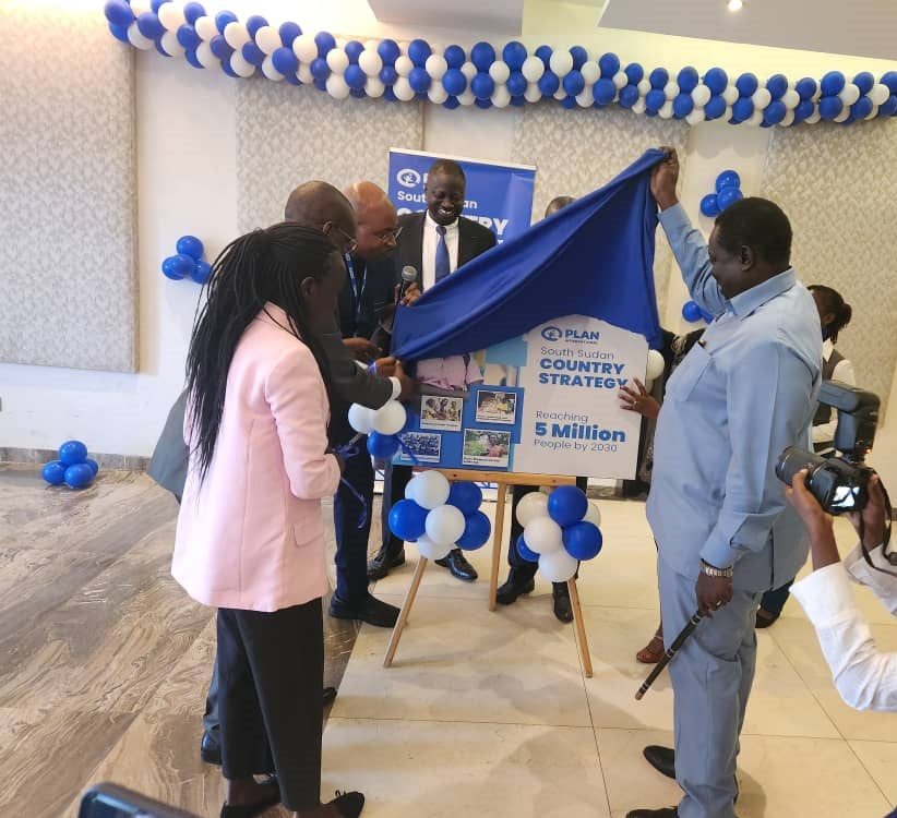 Plan South Sudan CD/staff, youth and government officials launch the event.
