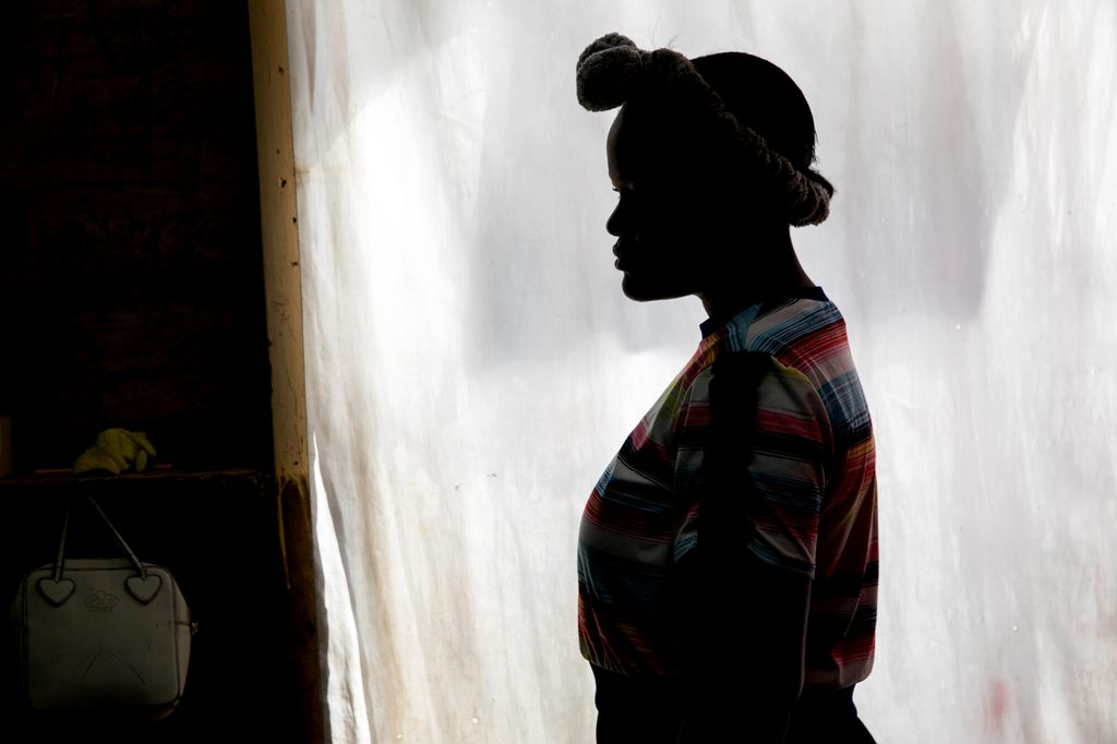 Lovelie* is a 17-year-old Haitian girl who, along with her family, was forced to flee their home in Haiti in August 2023 due to violence by armed groups.