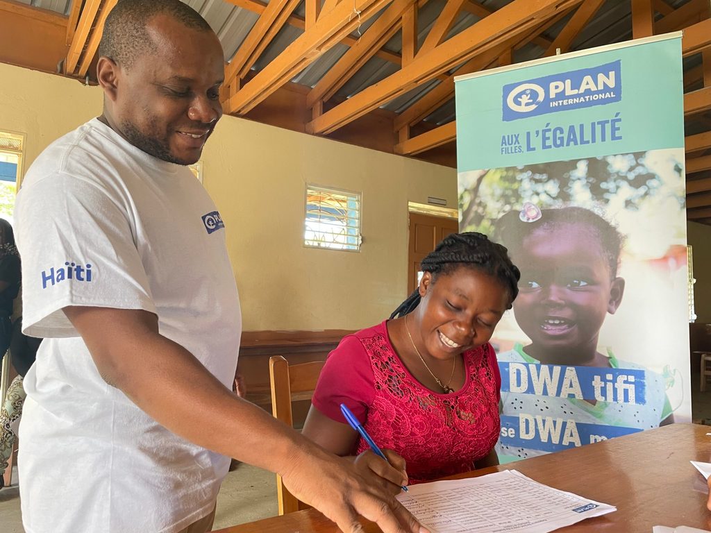 Entrega de efectivo en Haití