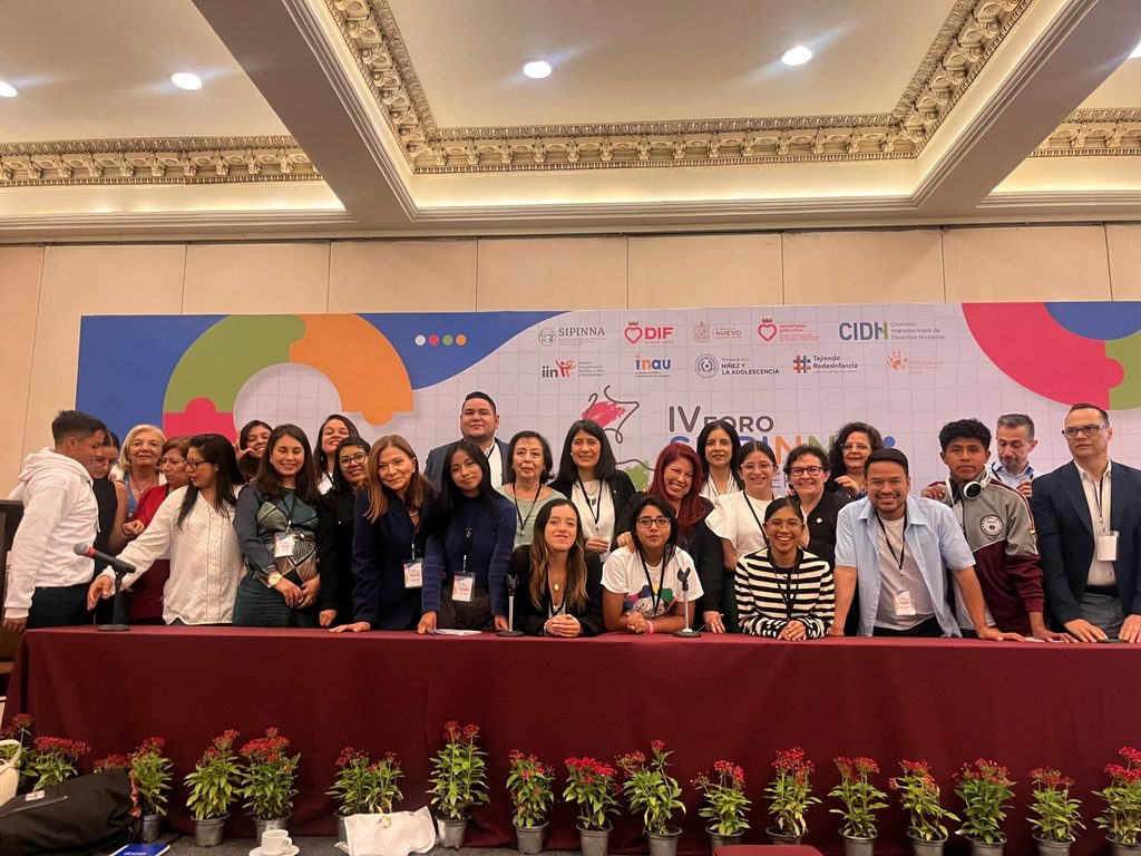 Juventudes participantes del foro