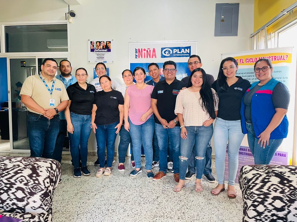 Socialización del enfoque de juventudes, política interna de juventudes y construcción de plan de trabajo para y con las juventudes en las Unidades de Programas de Plan Honduras.