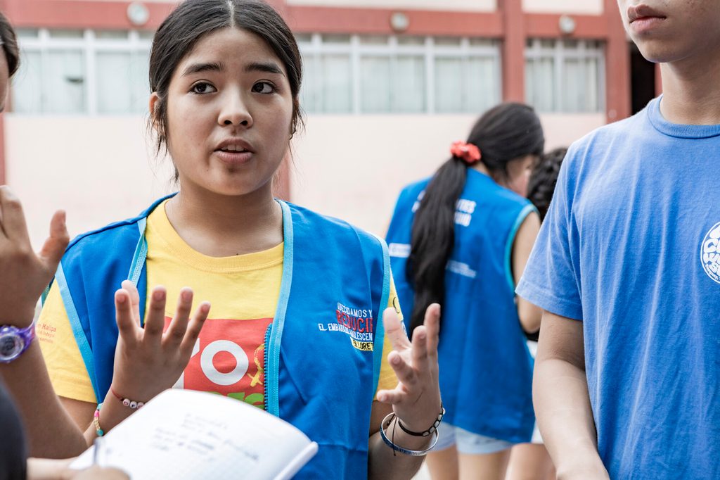 Natsumi, de 16 años, promueve la igualdad de género con adolescentes en Perú.