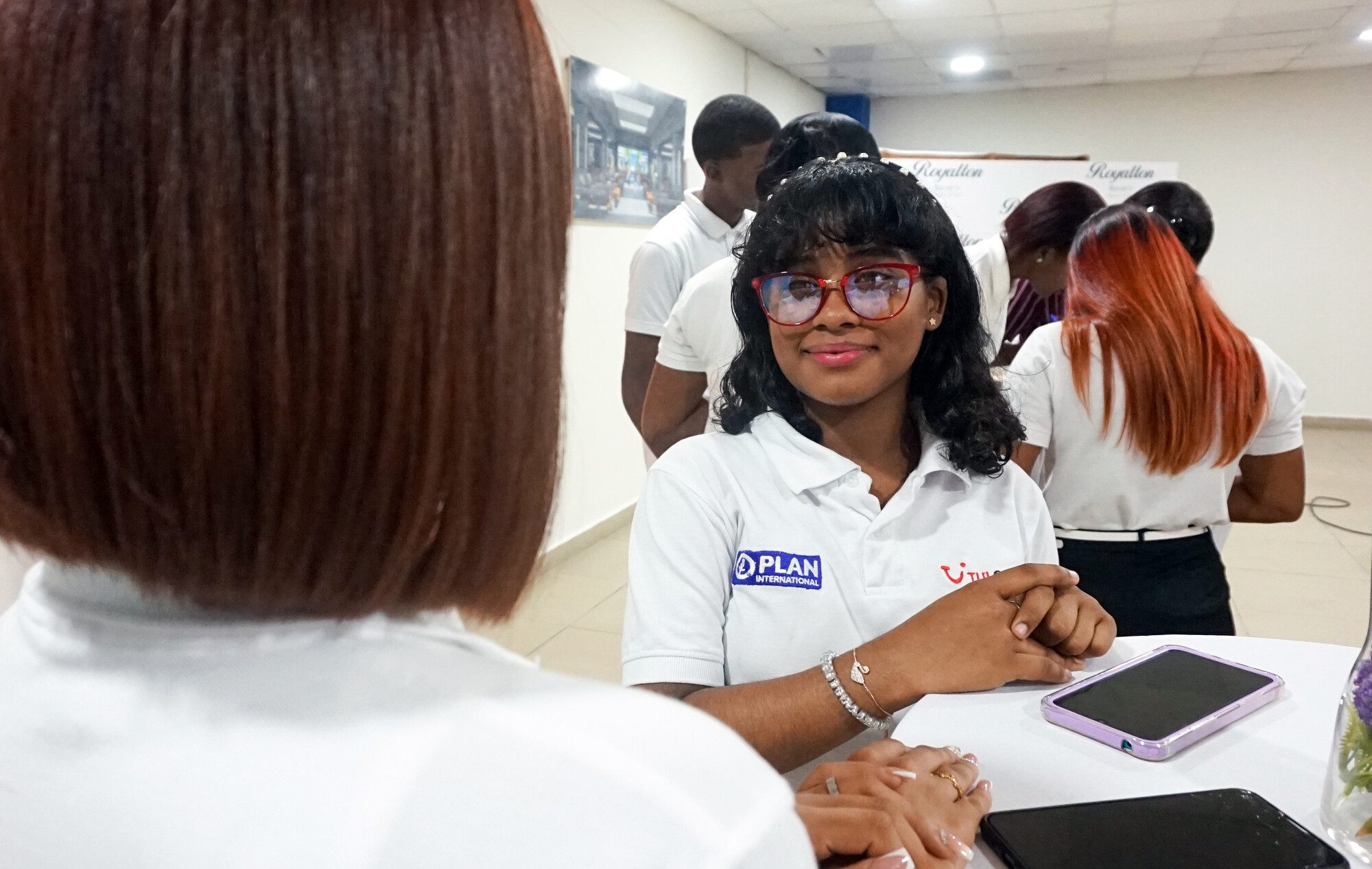 Yoismerlyn, de 18 años, sueña con ser médica. Gracias a la TUI Academy de Plan International, recibe capacitación para acceder a mejores oportunidades laborales.