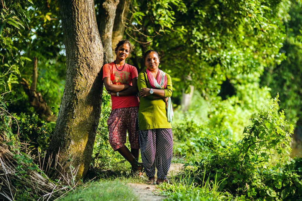 Girls, Tree, Stand