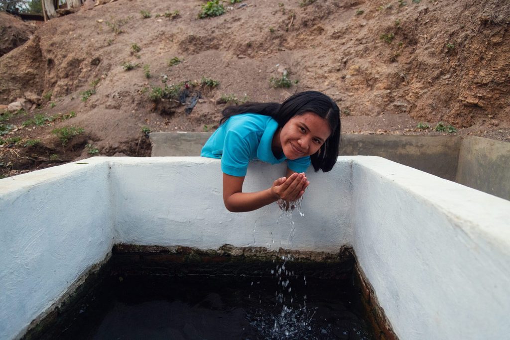 “Hace unos dos años nos quedamos sin agua y quién más que nosotros para velar por nuestras necesidades y para buscar soluciones. Somos jóvenes que queremos trabajar por nuestro pueblo”.