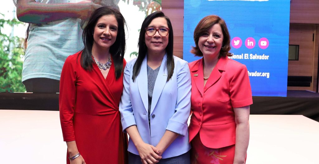 Directora de País con Directoras regionales.