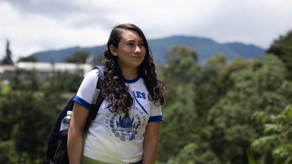 Adolescente-tiene-oportunidad-de-estudiar