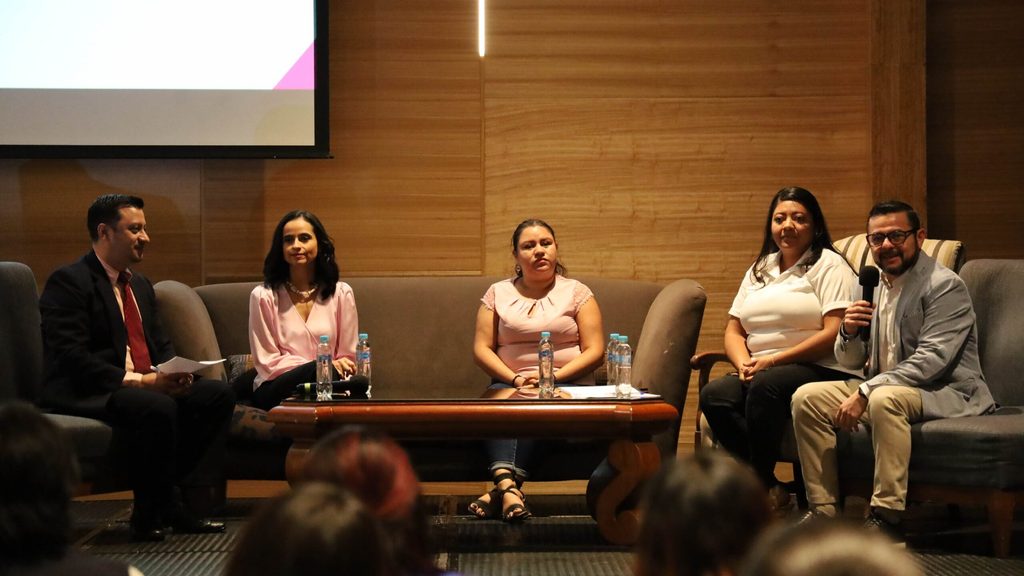 Conversatorio realizado con emprendedores sobre sus experiencias en los temas de empleabilidad