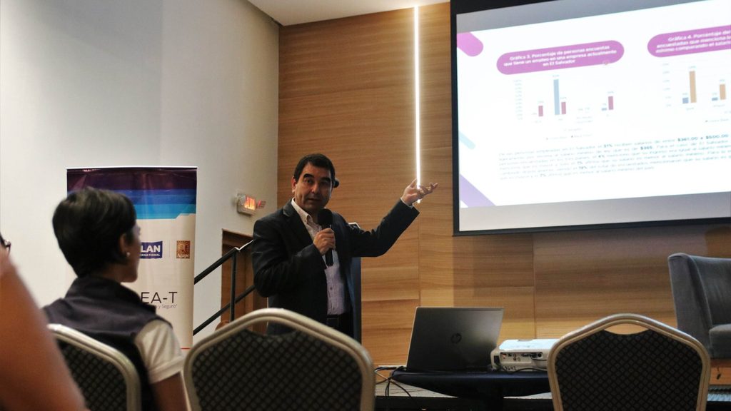 Presentación de resultados por el Asesor de Seguridad Económica Juvenil de Plan International sobre empleabilidad