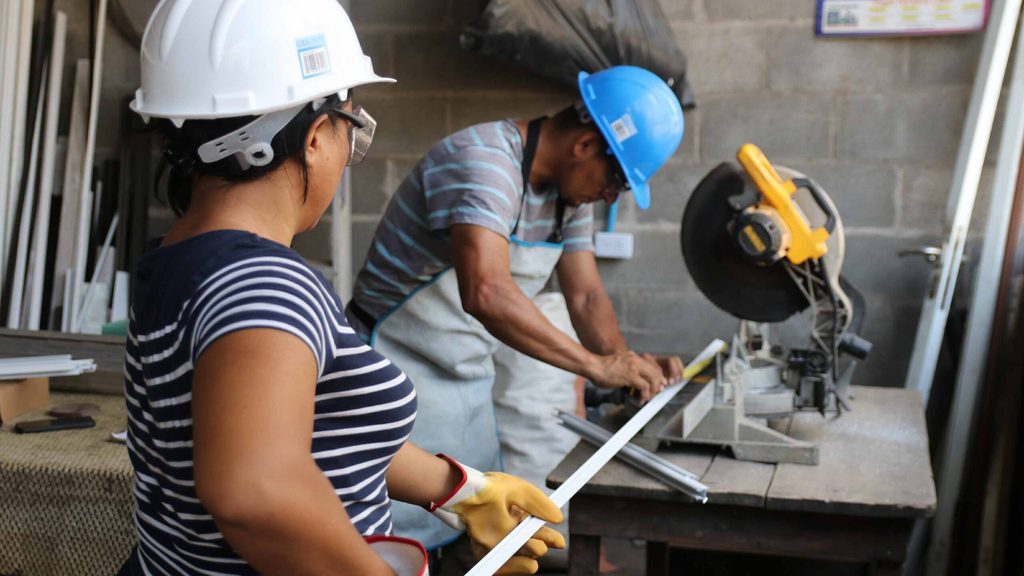 Dina en la fabricación de marcos para ventanas
