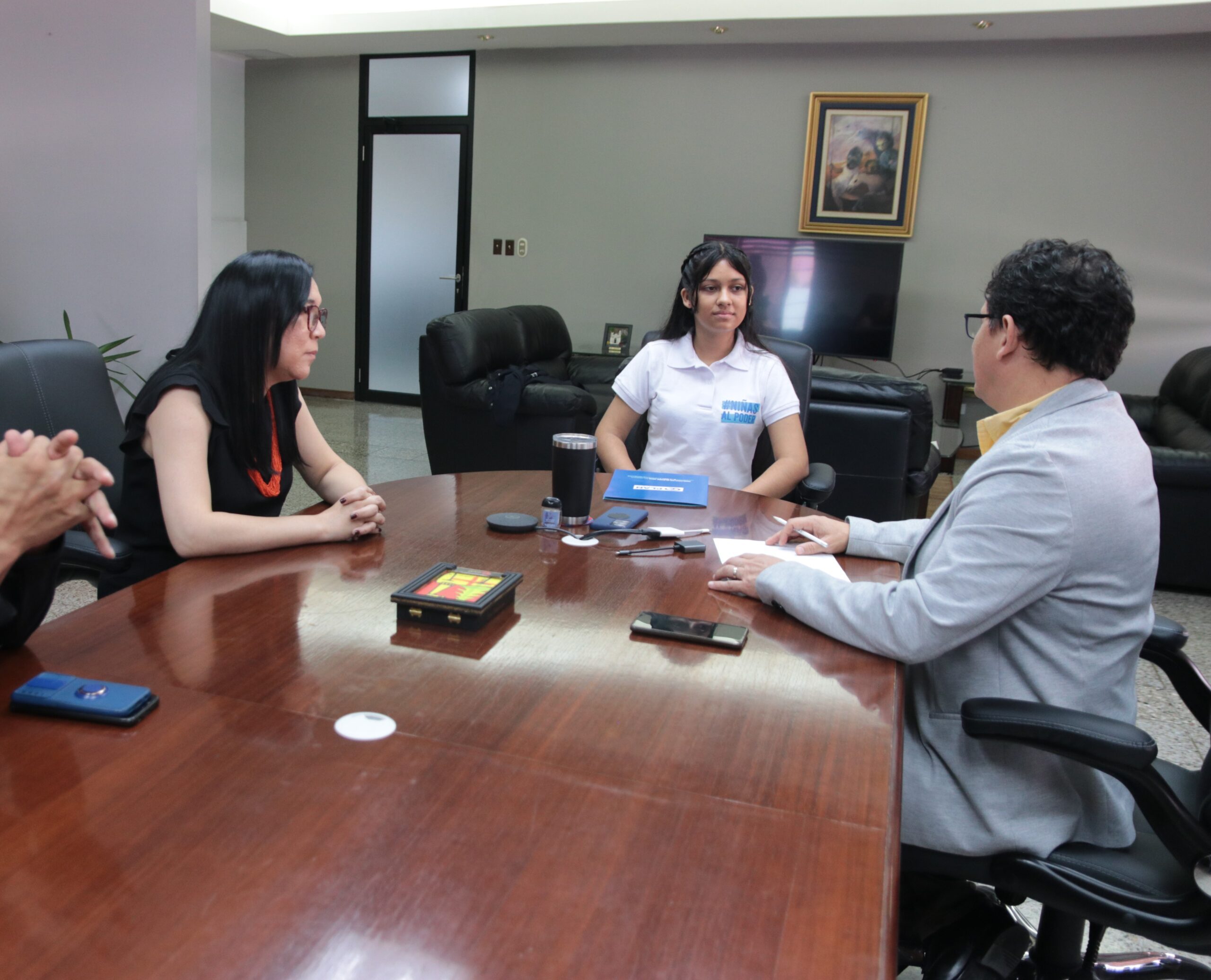 Yoselin en su takeover siendo Ministra de Educación por un día.