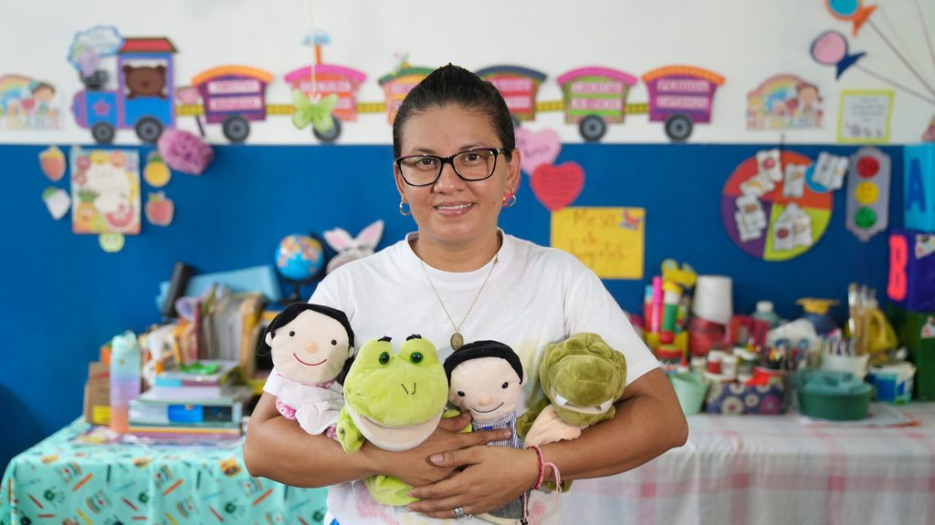 Nancy, en el CAIPI donde trabaja como educadora de primera infancia.