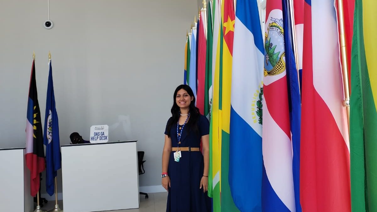Yoselin en la 55ª Asamblea General de la Organización de los Estados Americanos (OEA), realizada del 25 al 27 de junio en Antigua y Barbuda.