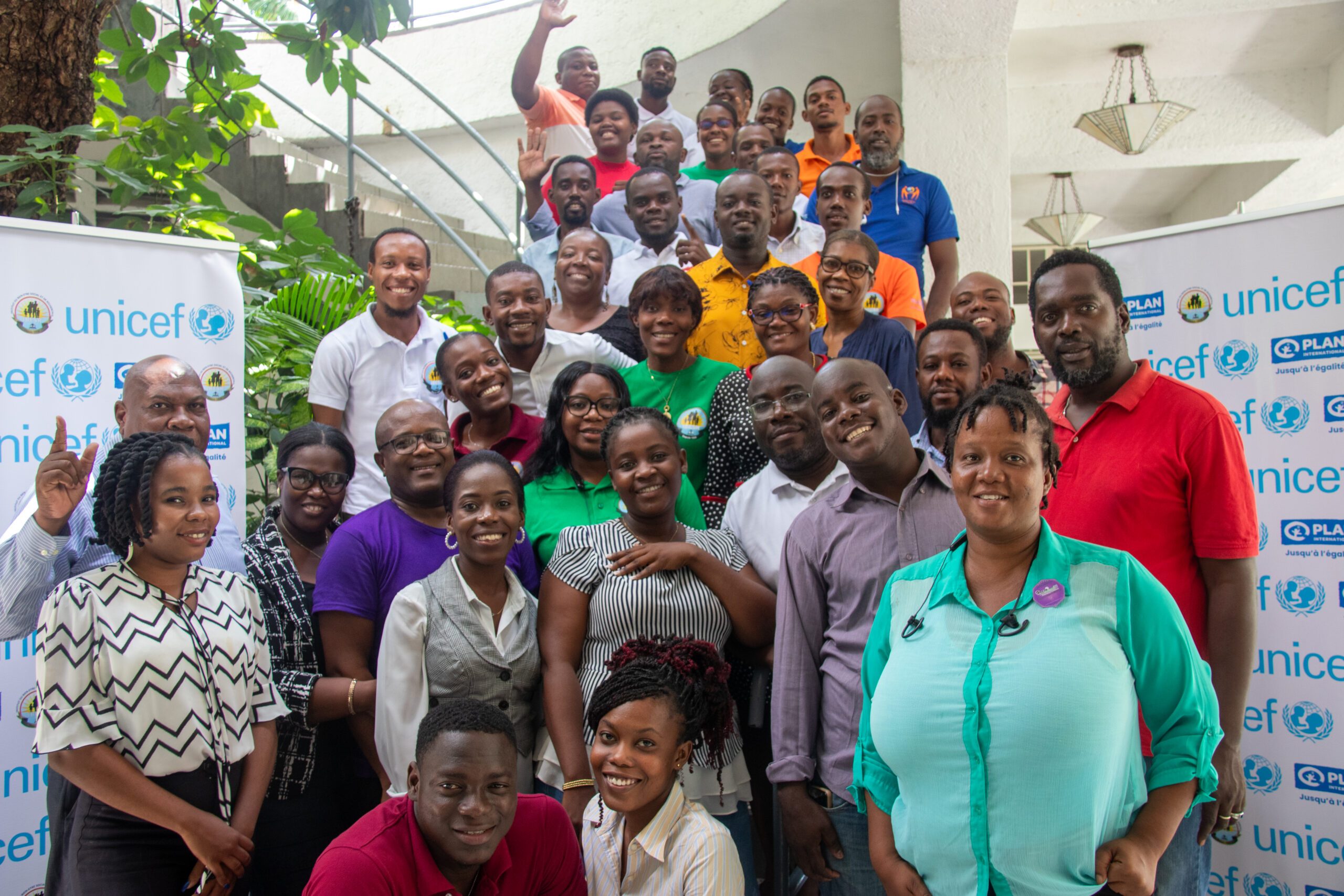 Group pictures with the participants, the facilitator