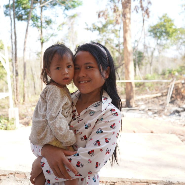 Maly and her daughter.