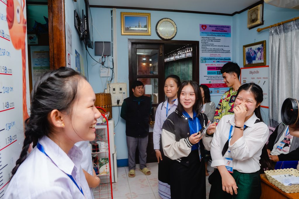 Chanpheng with her peers and chaperon visit the Vientiane Youth Clinic to explore about their health services Chanpheng and her peers and chaperon explore health services for youth