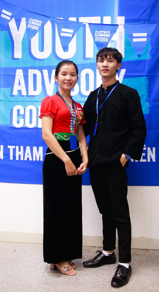 Tiến và thành viên của Ban Tham vấn Thanh niên