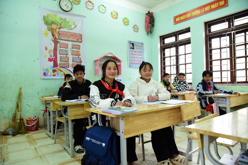 Sào cùng các bạn trong lớp học