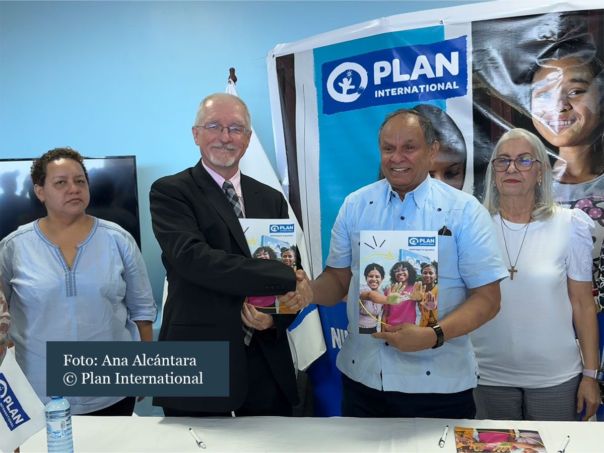 Plan y Agua Buena firman alianza contra el embarazo