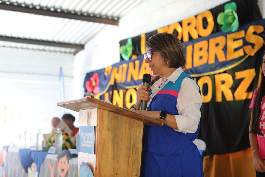 Karla Cueva, Representante de País dando apertura al evento.
