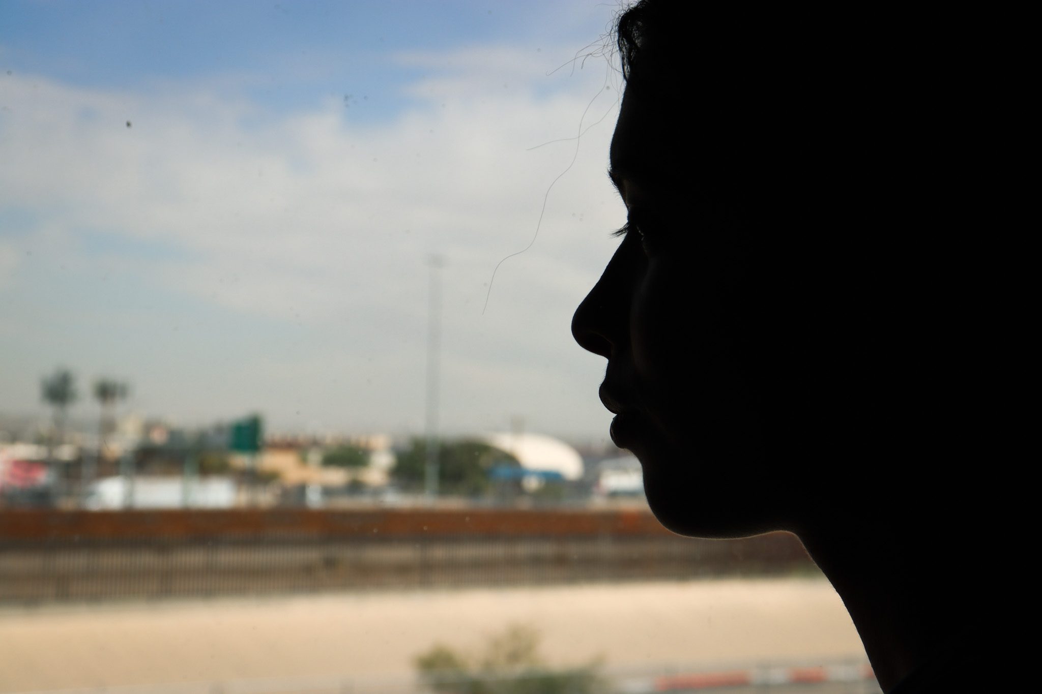 Mujer migrante, Dariana, en la frontera entre México y Estados Unidos.