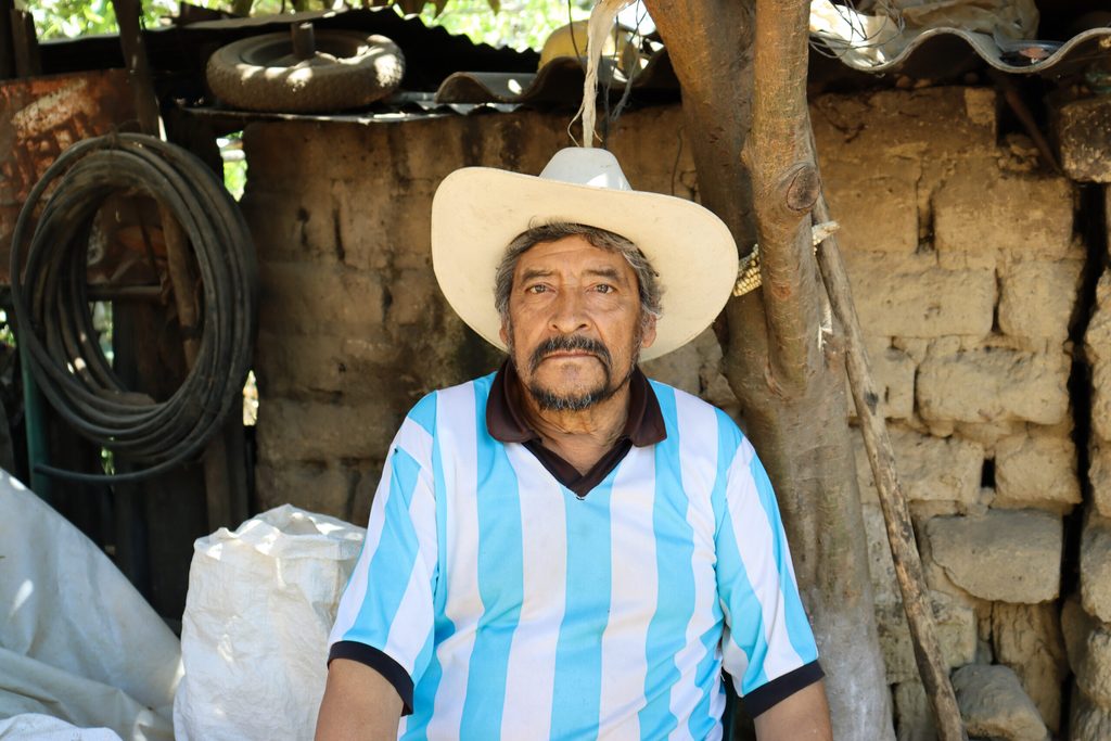 Pablo, de 64 años de edad, en su hogar.