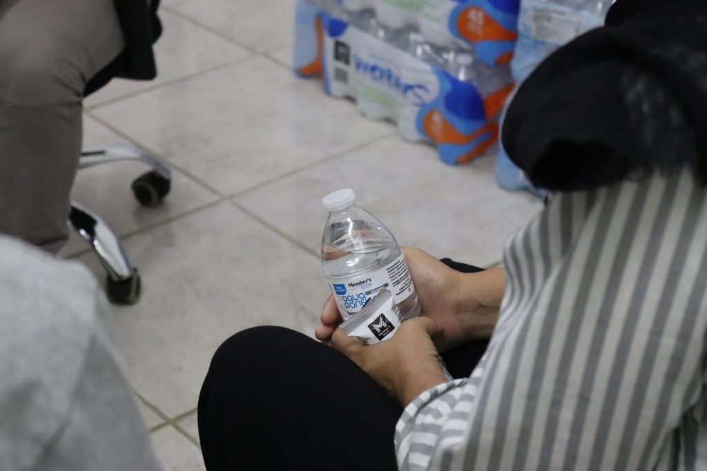 Mamá de Amina, adolescente en movilidad